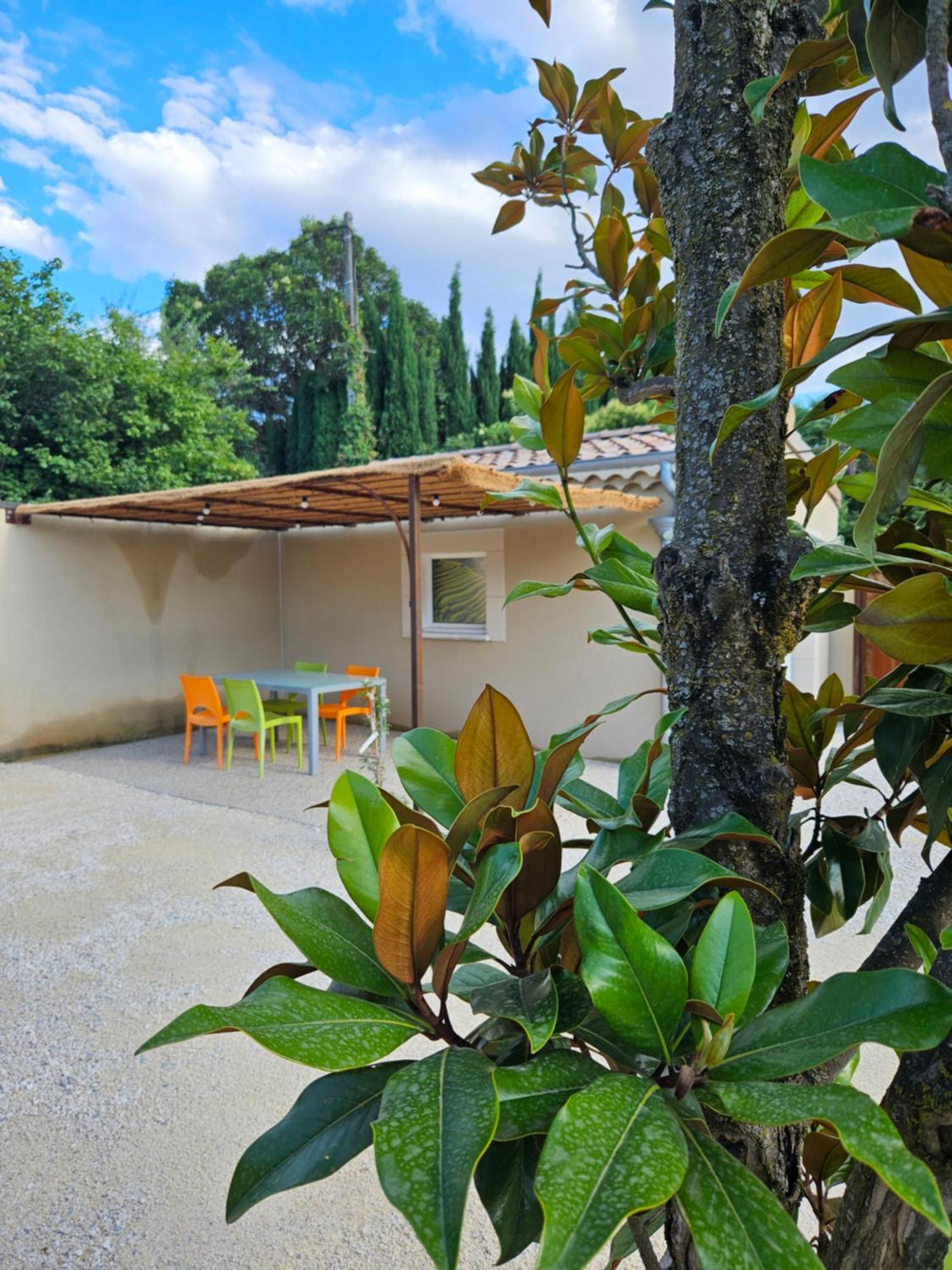 Le Rubiz Apartment La Coucourde Екстериор снимка