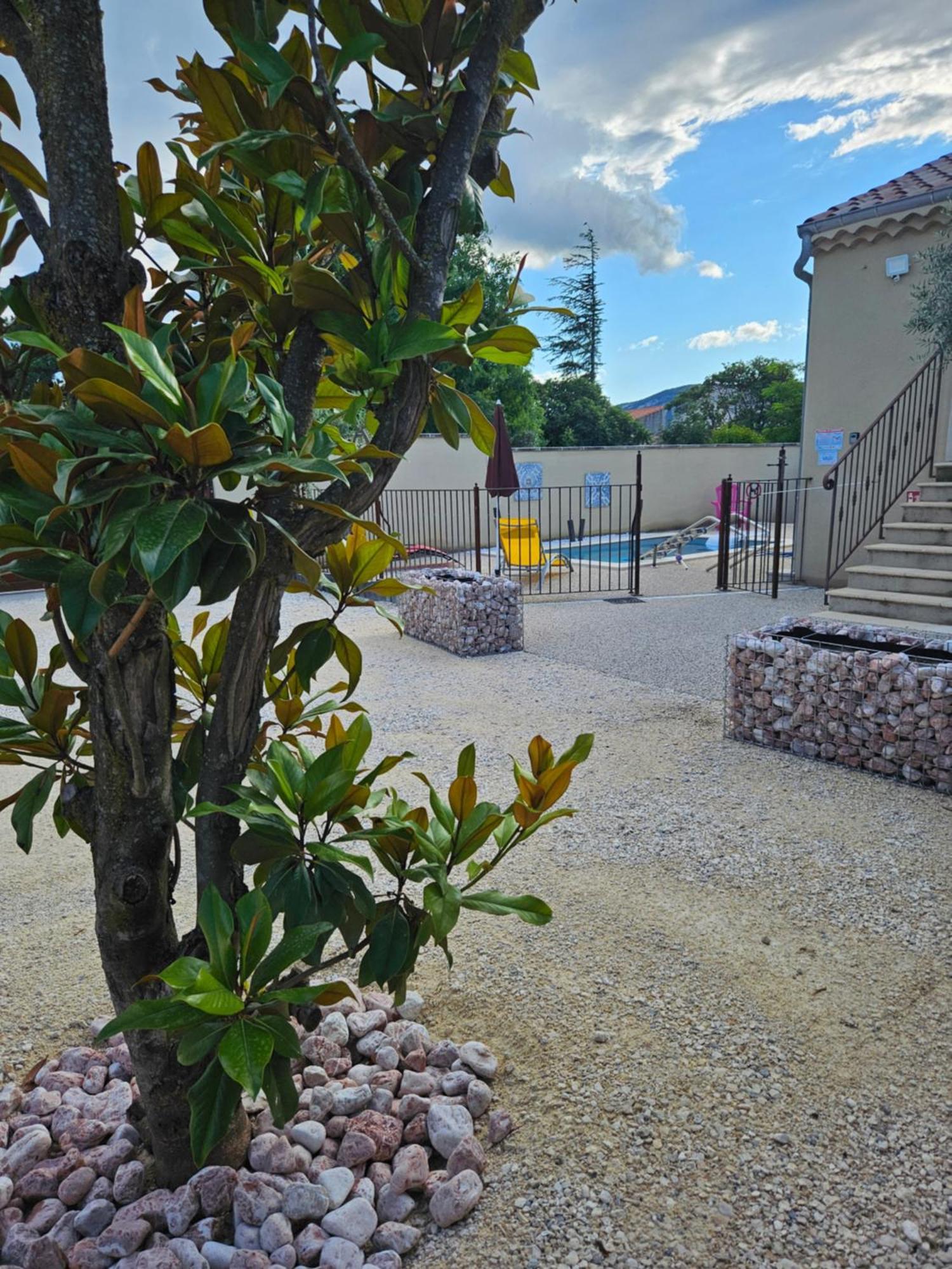 Le Rubiz Apartment La Coucourde Екстериор снимка