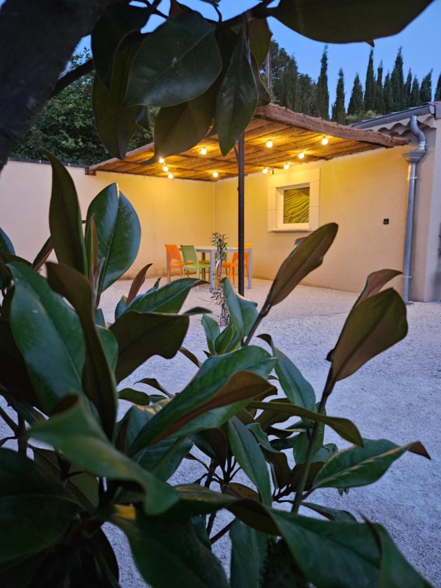 Le Rubiz Apartment La Coucourde Екстериор снимка